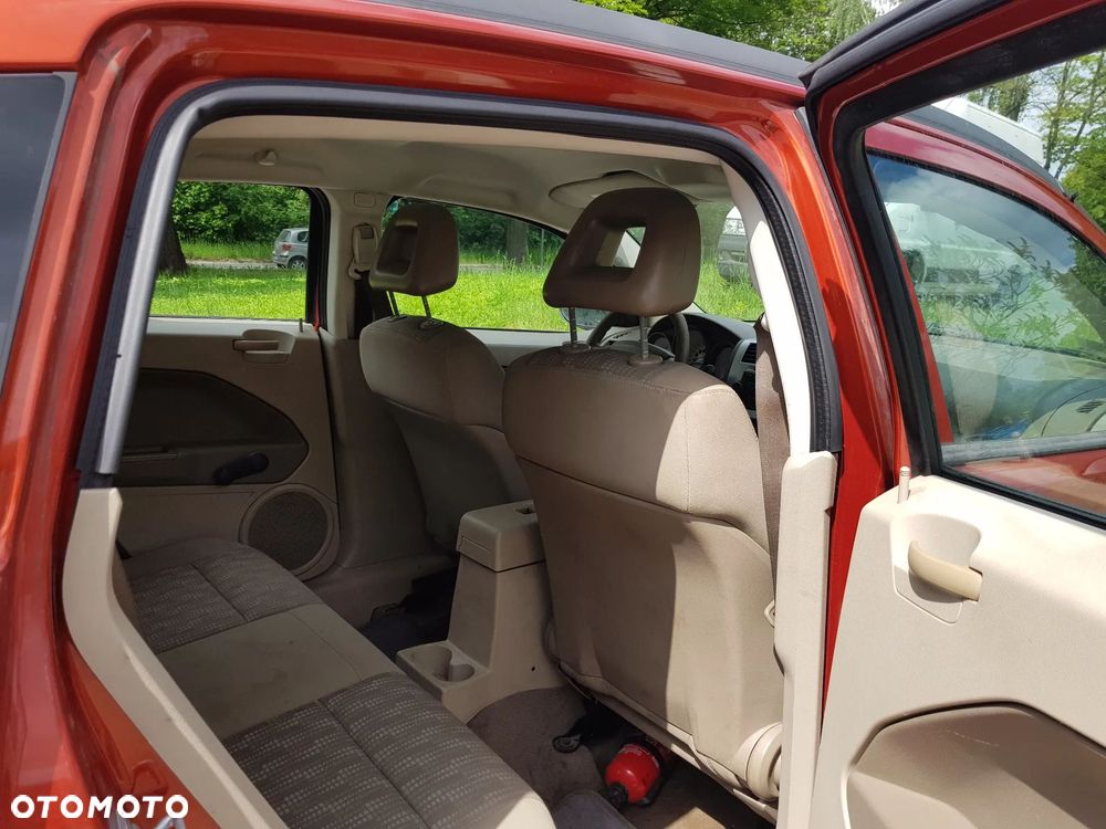 Dodge Caliber - 7