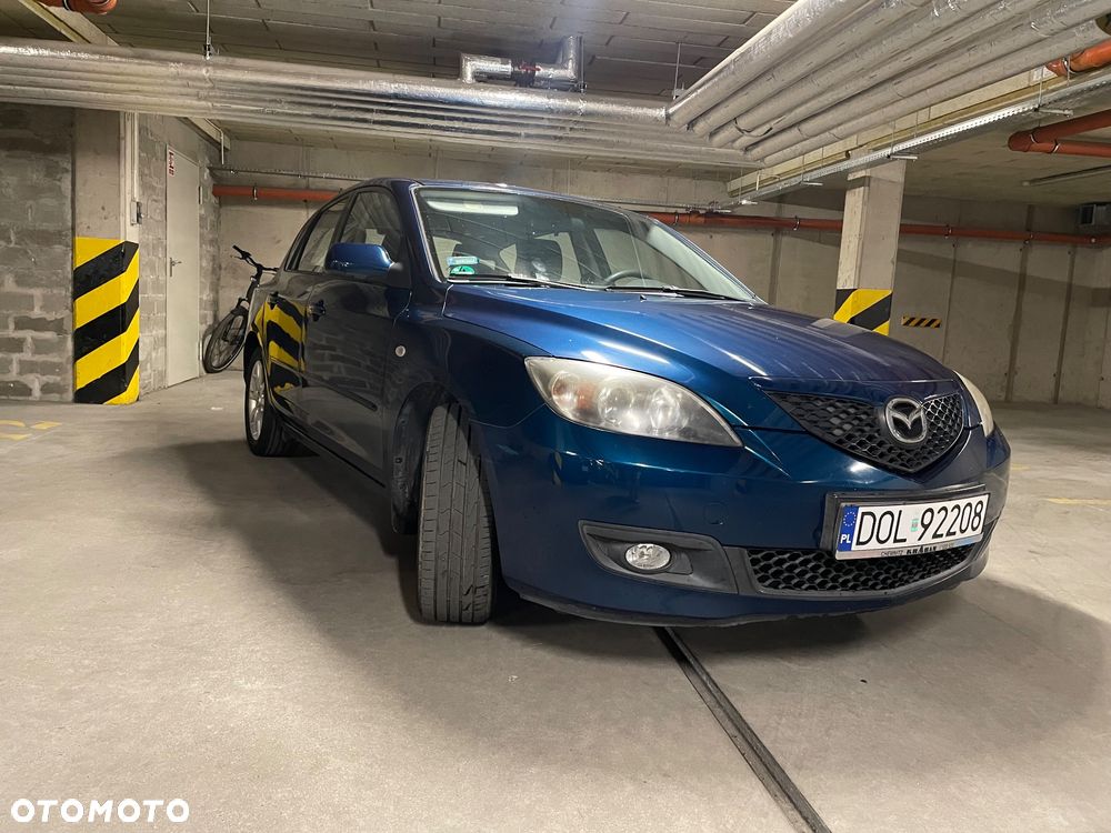 Mazda 3 1.6 Active + - 15