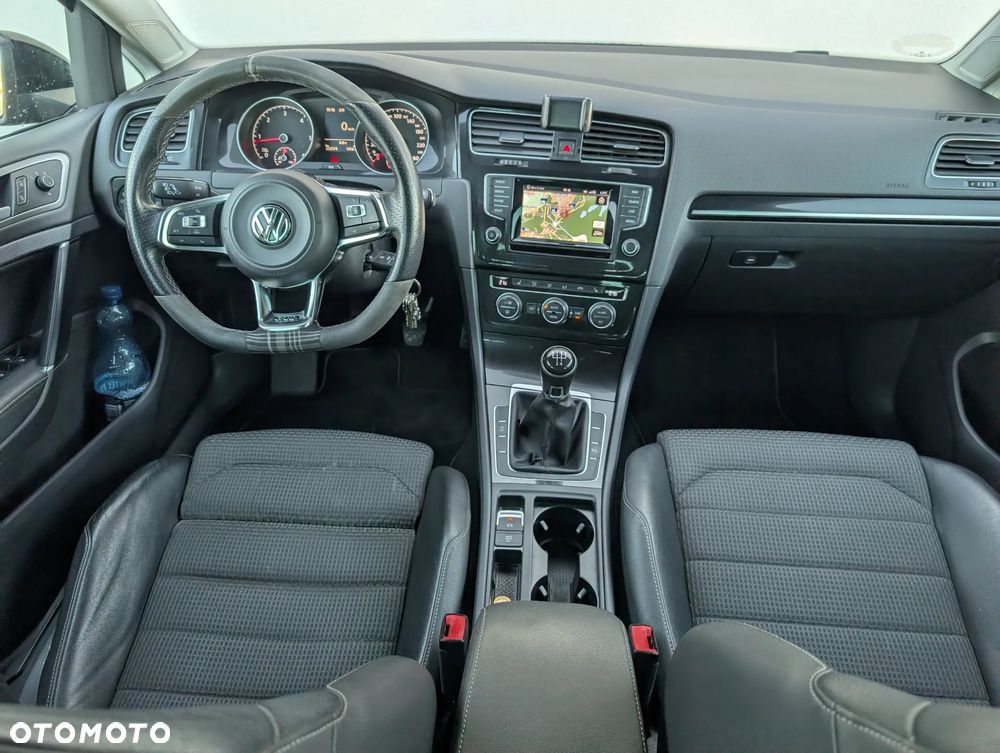 Volkswagen Golf 1.6 TDI BlueMotion Technology Comfortline - 16