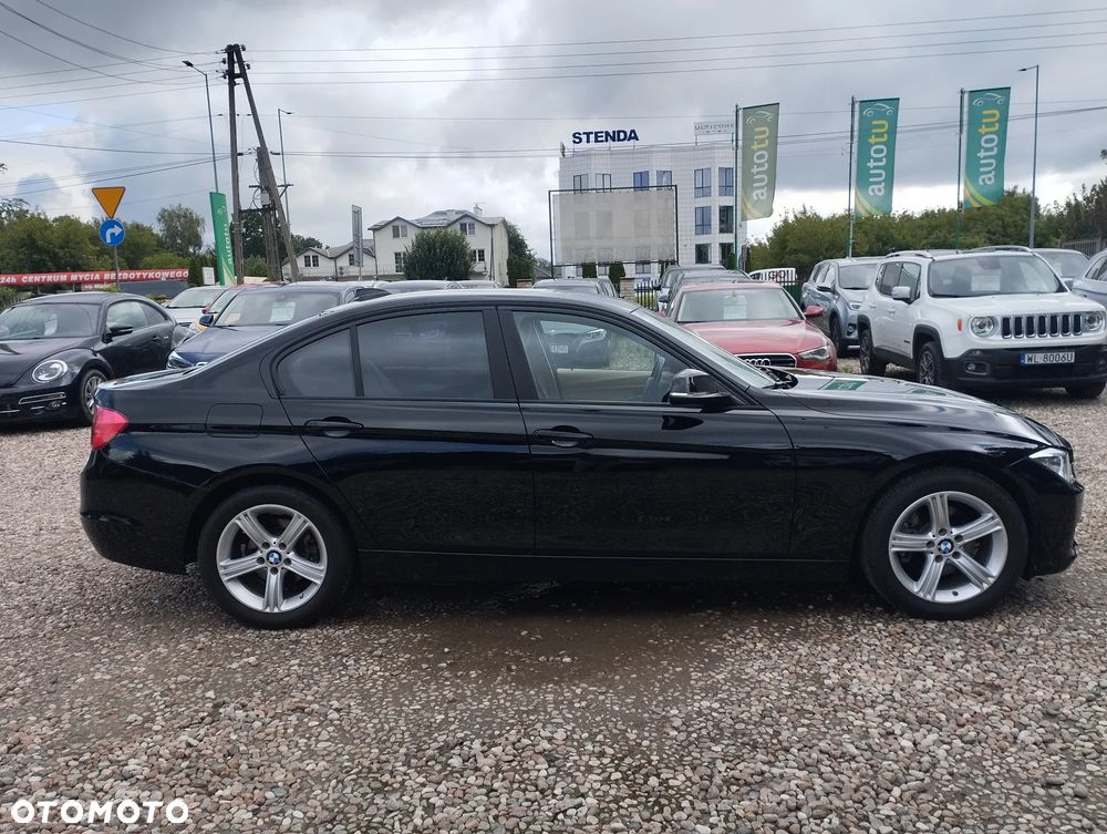 BMW Seria 3 320i - 31