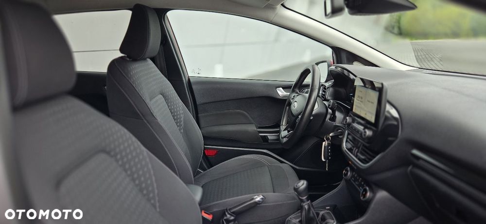 Ford Fiesta 1.1 S&S TITANIUM - 21
