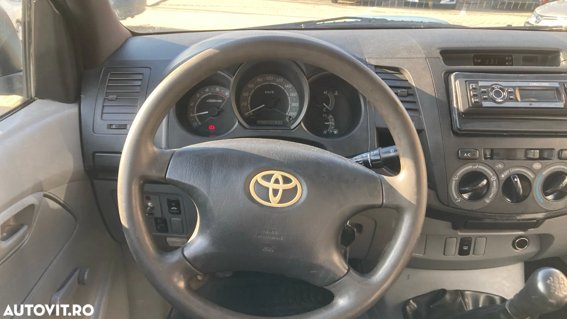 Toyota Hilux 4x4 Double Cab - 7