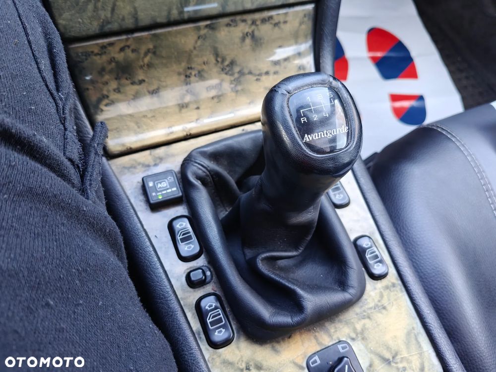 Mercedes-Benz Klasa E - 23