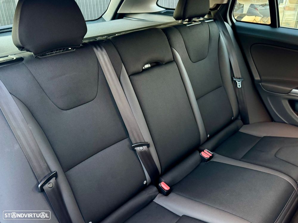 Volvo V60 - 11