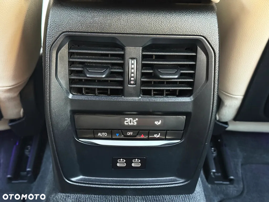 BMW Seria 3 320d Touring Luxury Line - 40