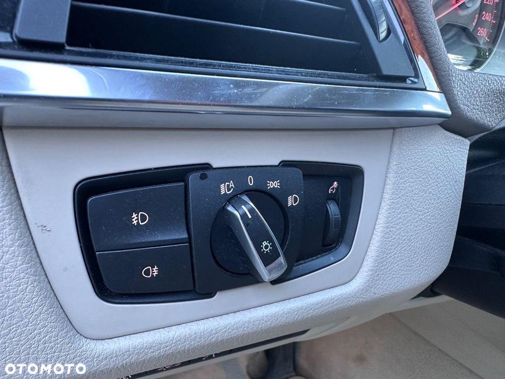 BMW Seria 3 328i xDrive Modern Line - 18