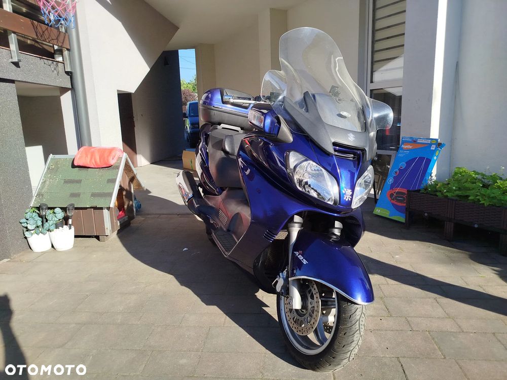 Suzuki Burgman - 4