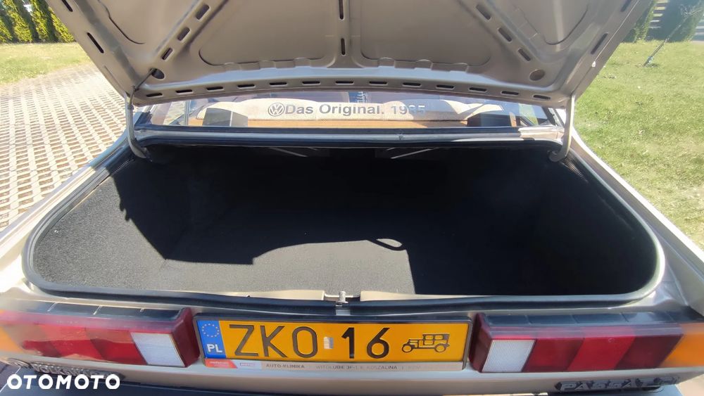 Volkswagen Passat - 11