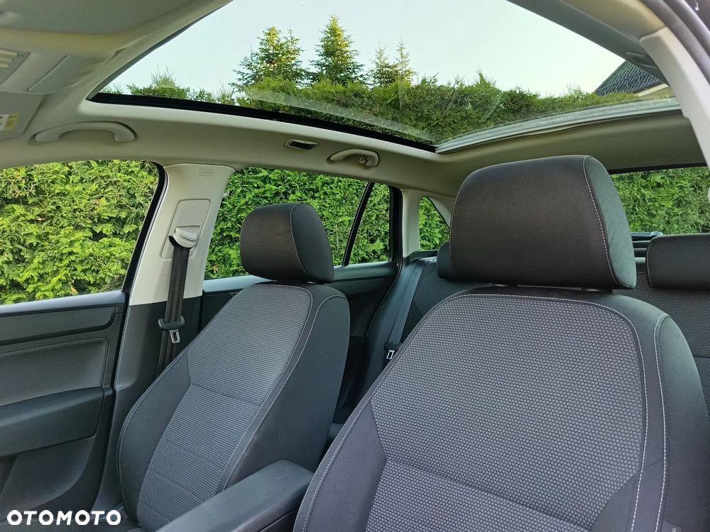 Skoda RAPID 1.6 TDI DSG Elegance - 14