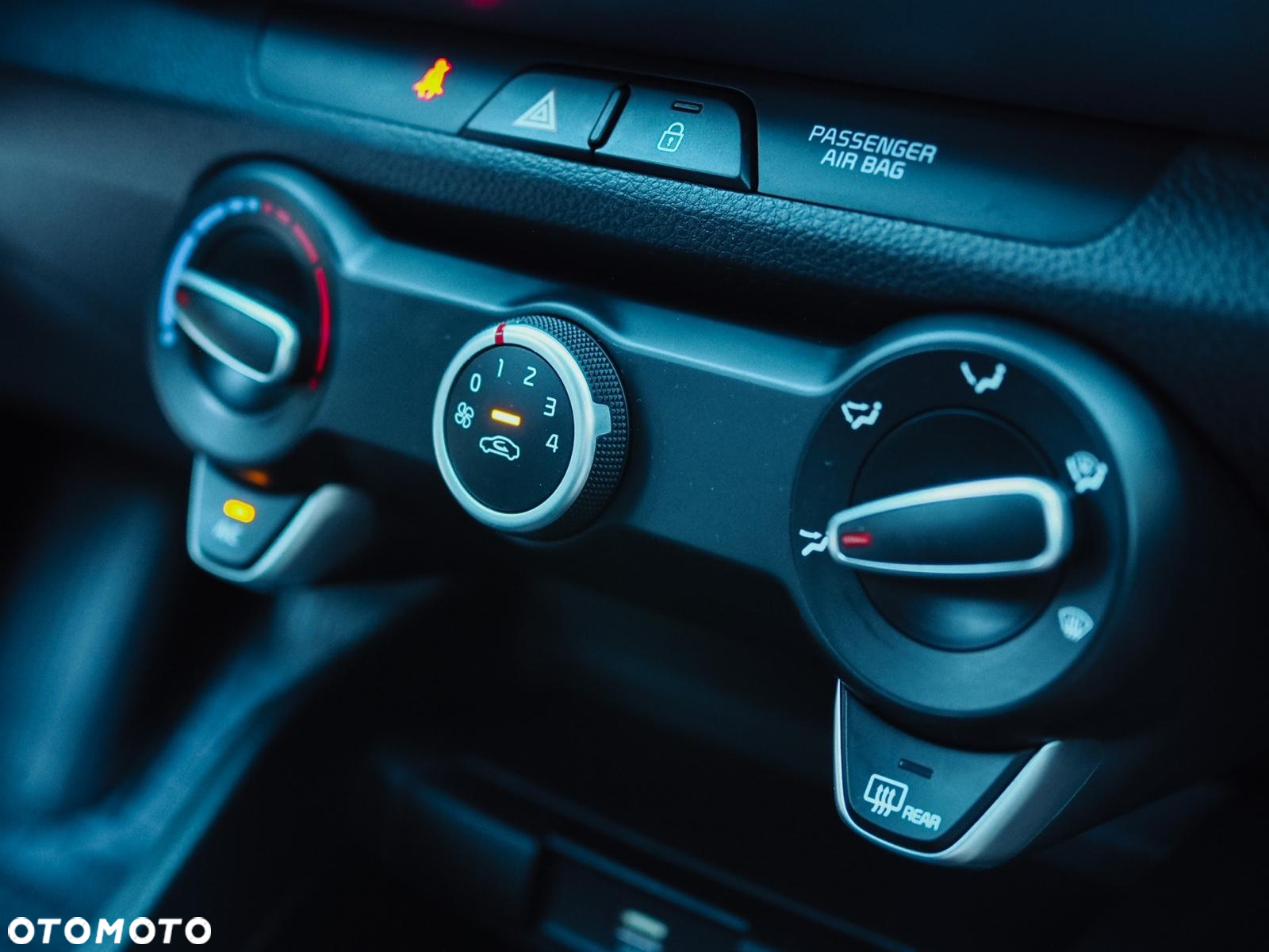 Kia Stonic - 23