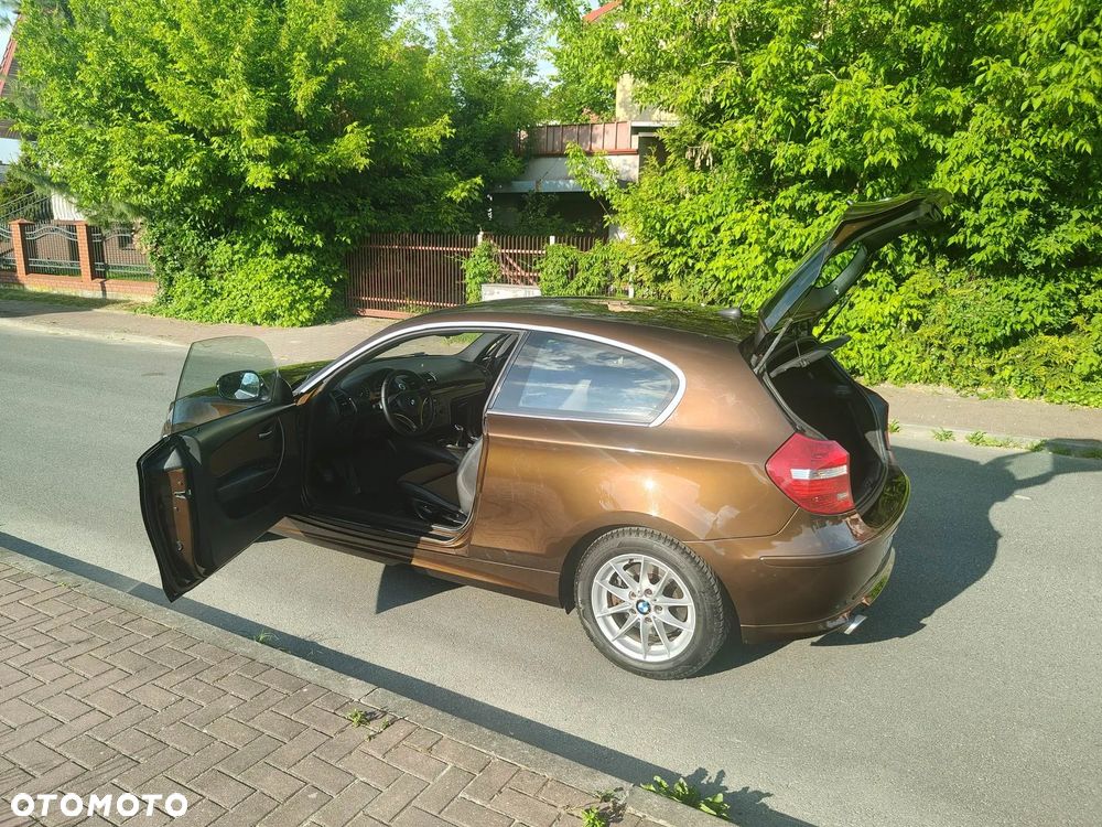 BMW Seria 1 118d DPF - 12