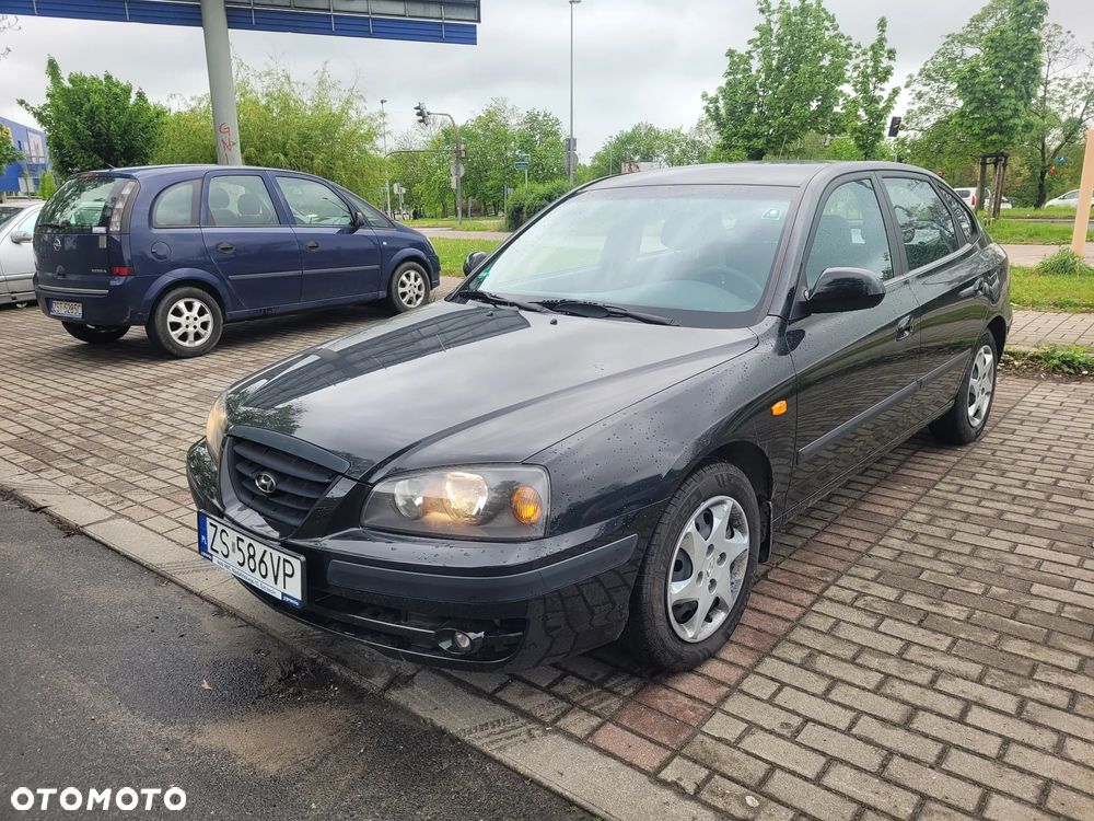 Hyundai Elantra 2.0i GLS - 1