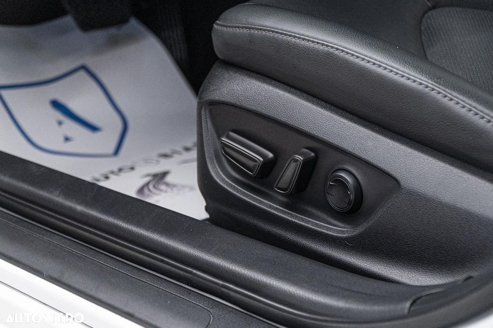 Toyota Camry Executive - 25