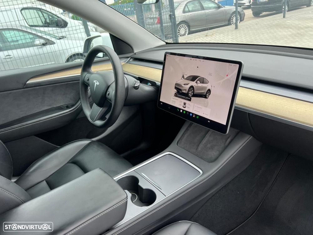 Tesla Model Y Standard RWD - 6