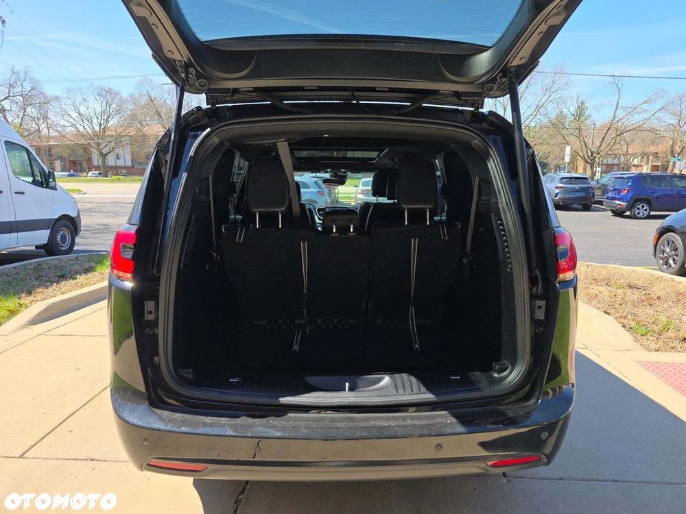 Chrysler Pacifica - 14
