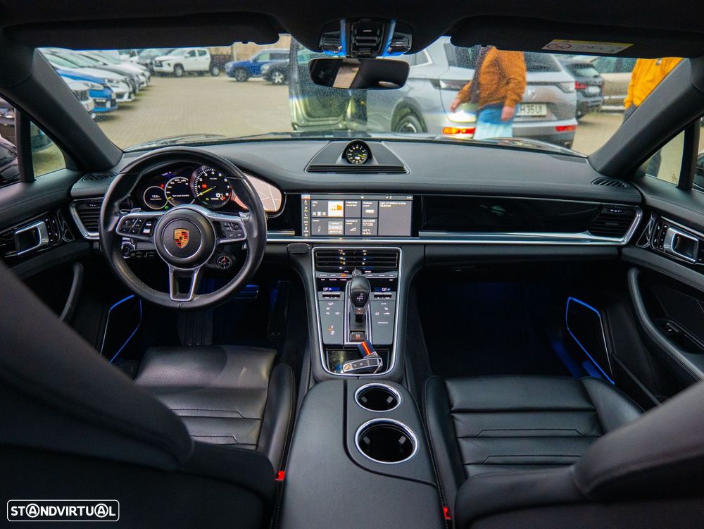 Porsche Panamera Sport Turismo 4 E-Hybrid - 29