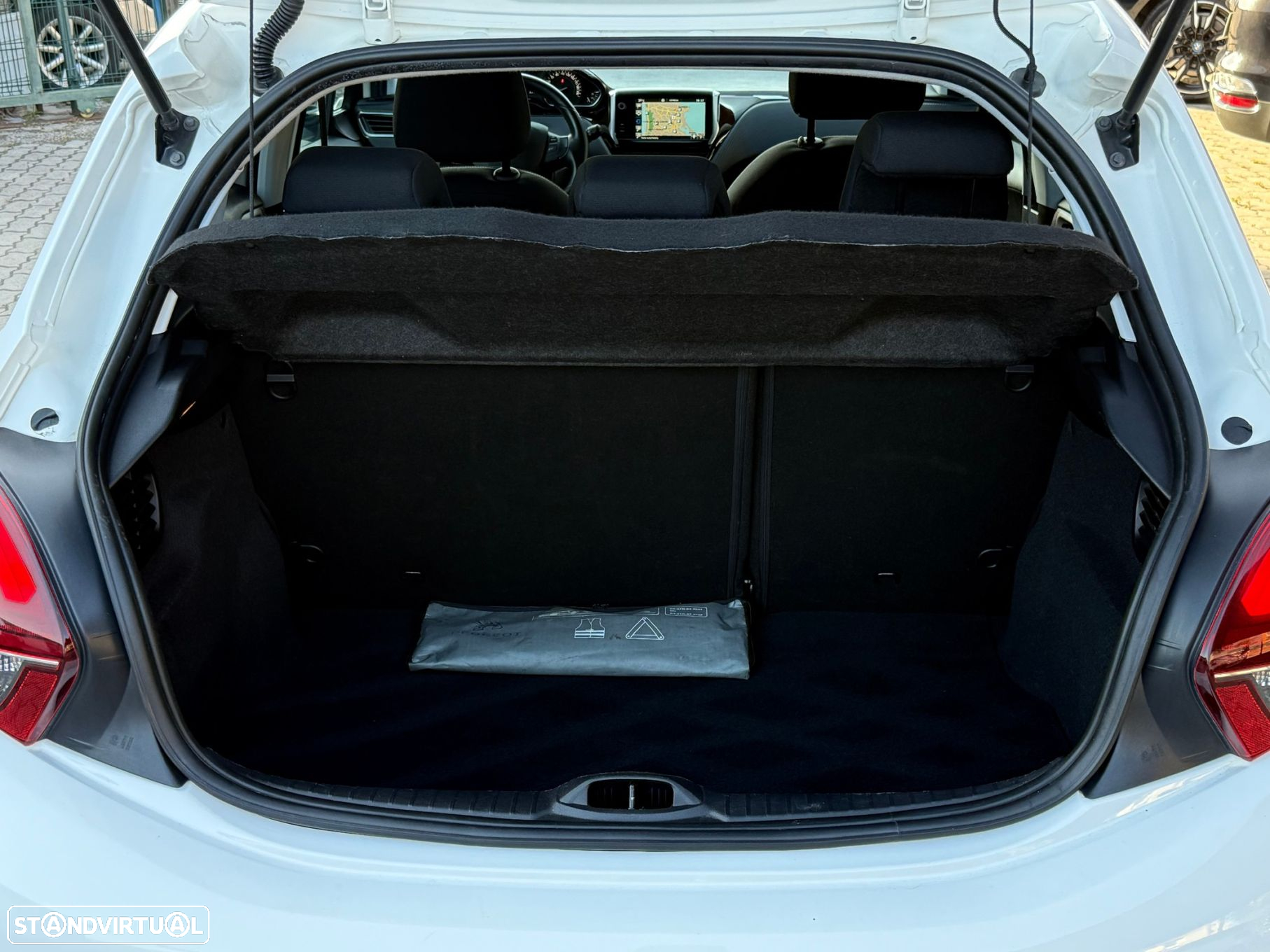 Peugeot 208 1.2 PureTech Style - 15