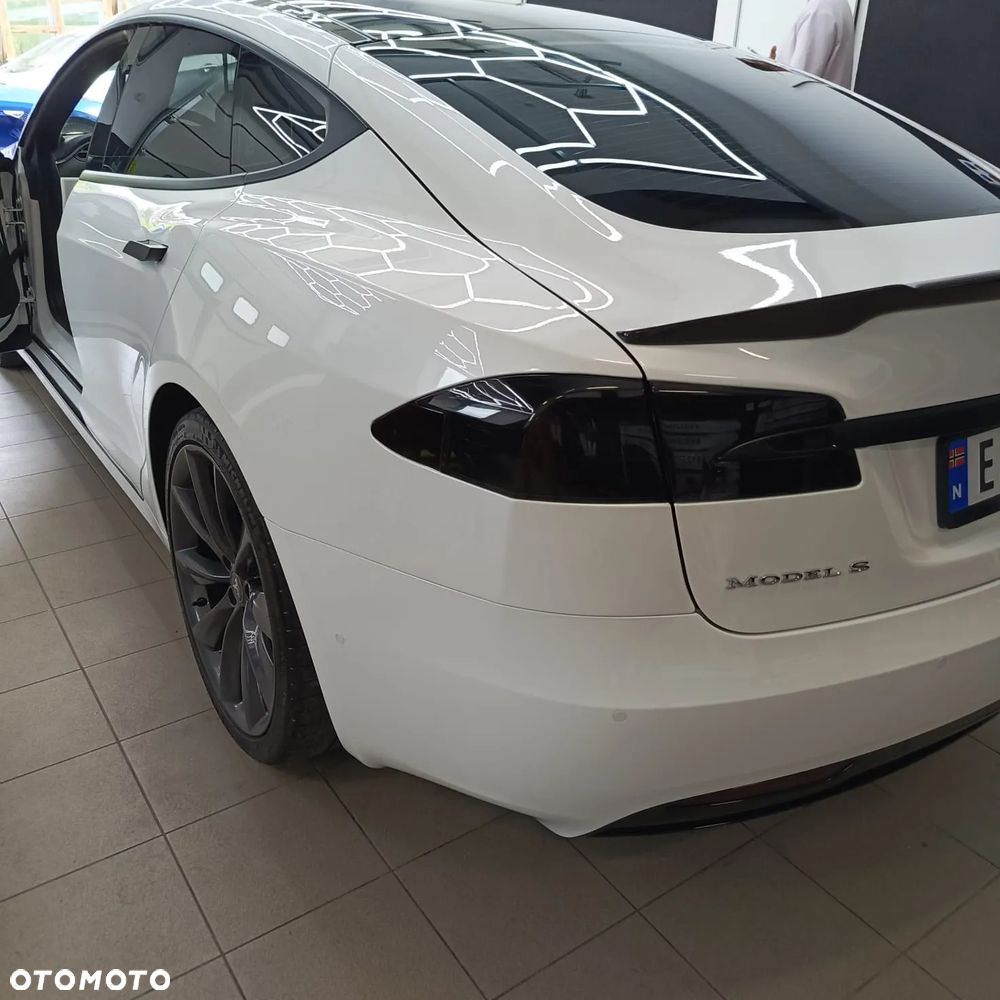 Tesla Model S Performance - 9