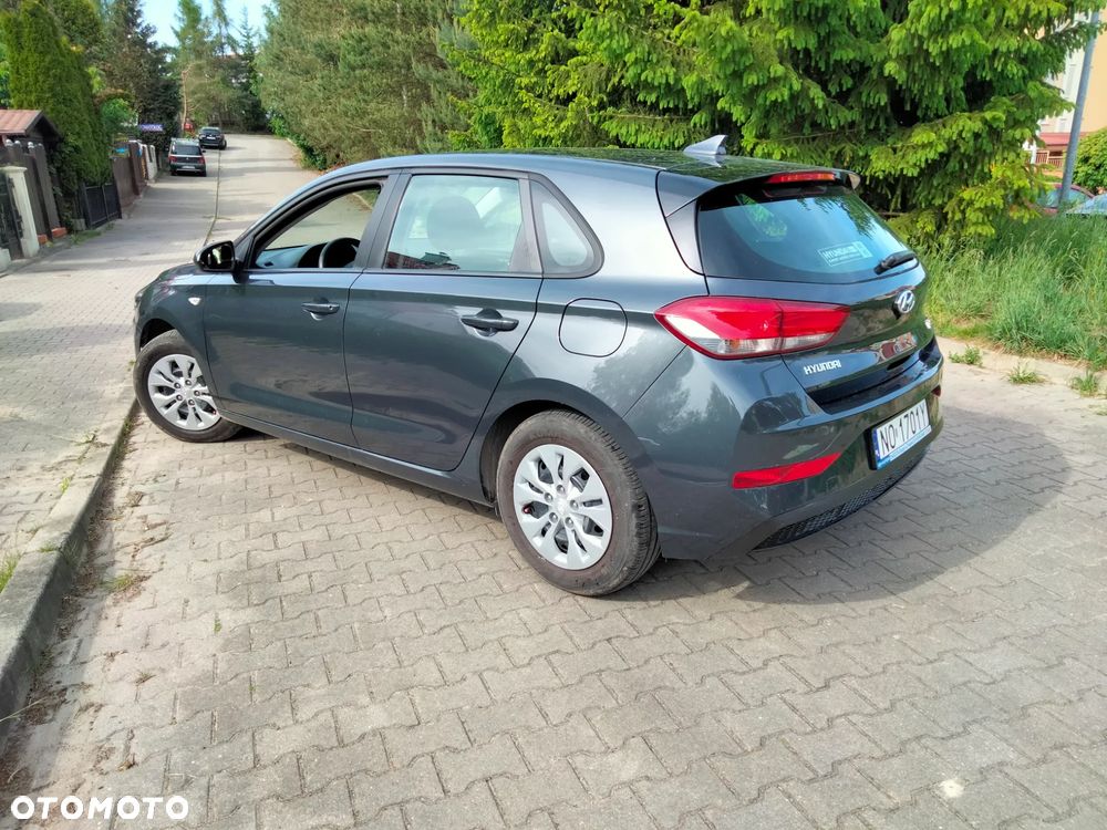 Hyundai i30 1.5 DPI Classic + - 17