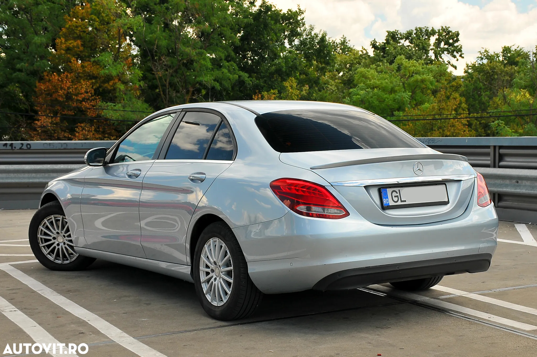 Mercedes-Benz C 220 d T 9G-TRONIC Avantgarde - 3