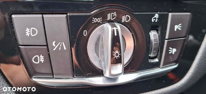 BMW Seria 5 540i GPF xDrive - 26
