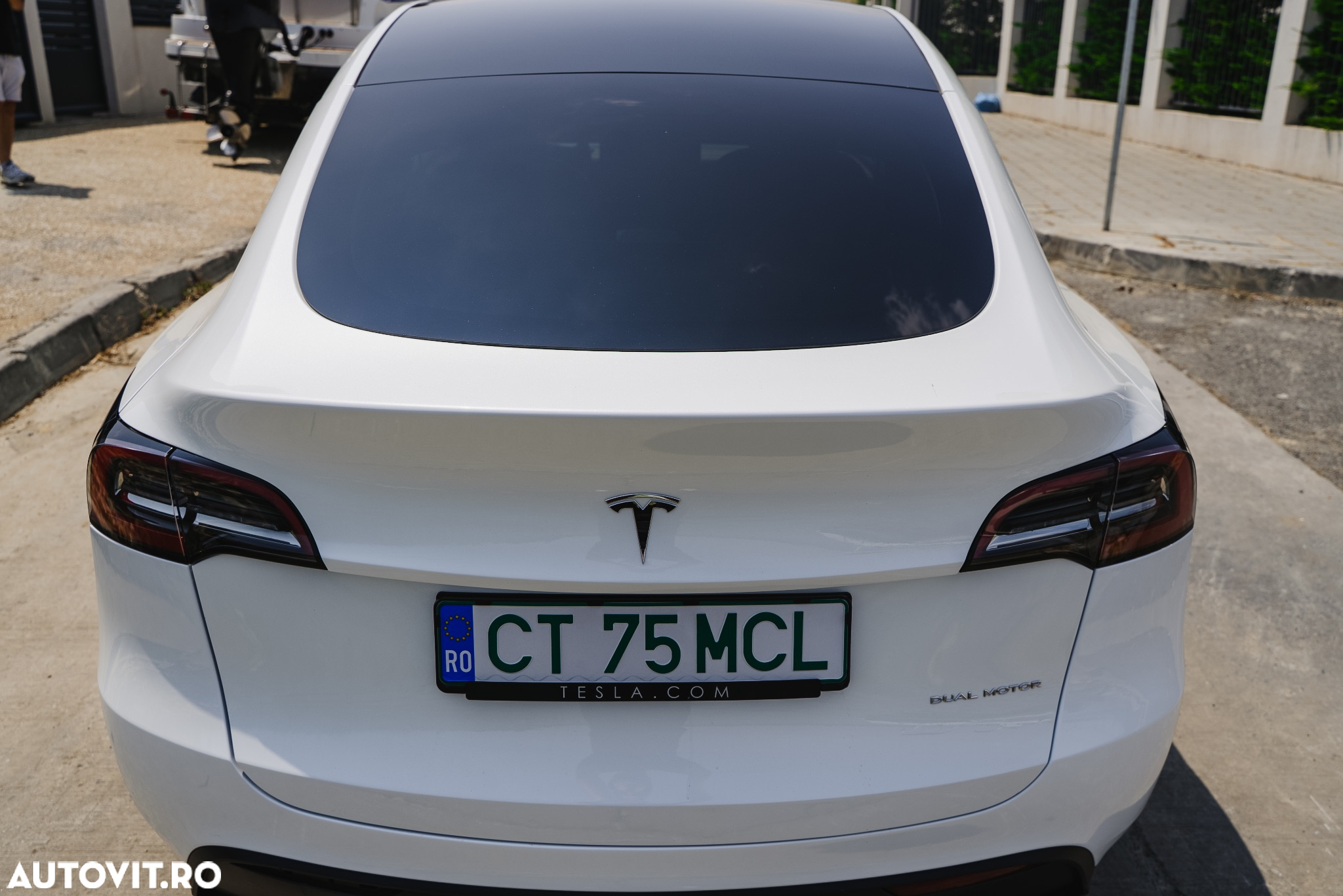 Tesla Model Y AWD Long Range - 4
