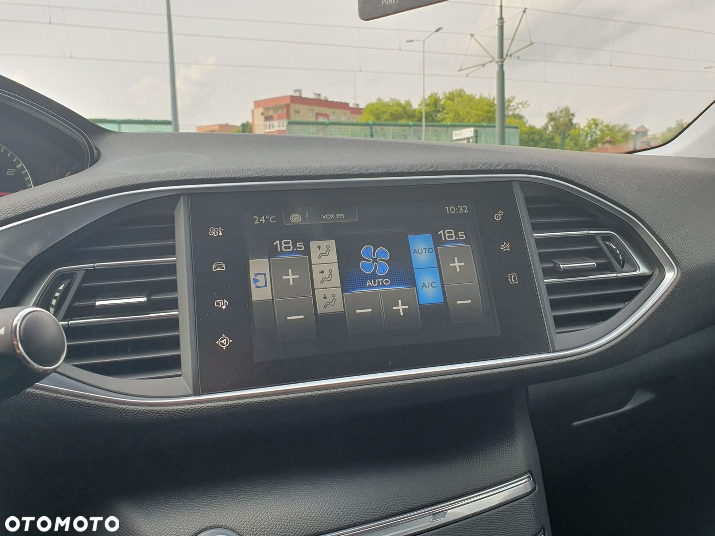 Peugeot 308 1.2 PureTech Allure S&S - 14