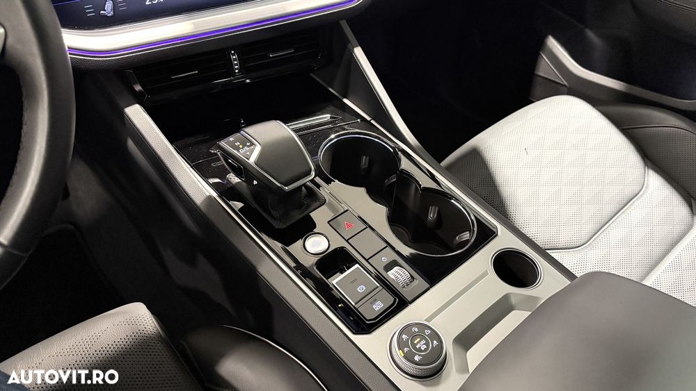 Volkswagen Touareg 3.0 V6 e-Hybrid 4Motion Aut. Elegance - 21