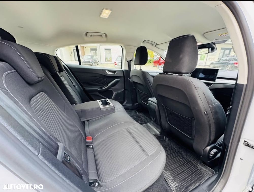 Ford Focus 1.0 EcoBoost Titanium - 8
