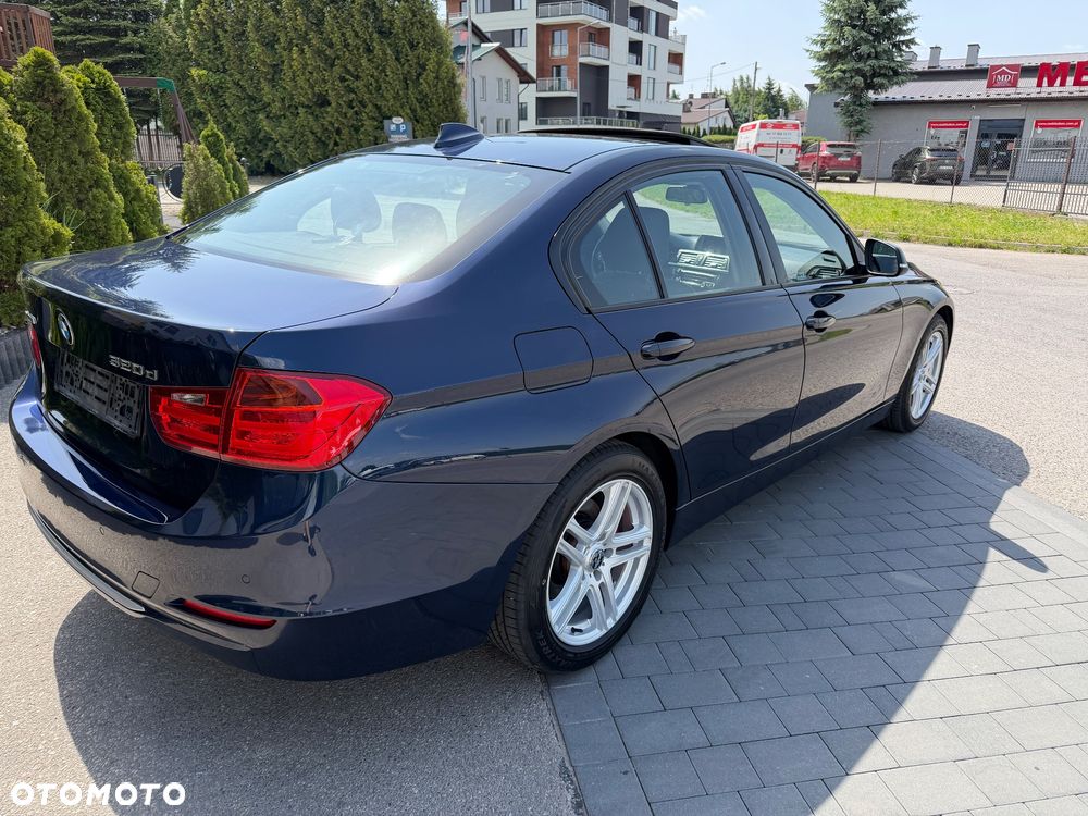 BMW Seria 3 320d xDrive Luxury Line - 7