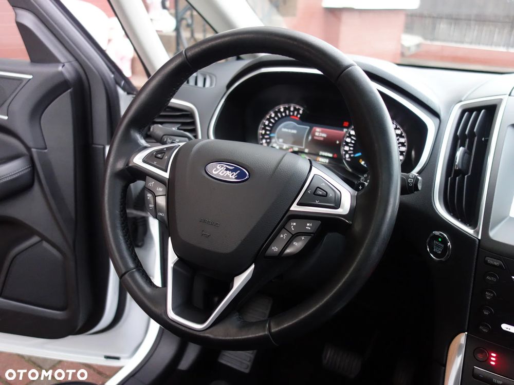 Ford S-Max 2.0 TDCi 4WD Titanium PowerShift - 24