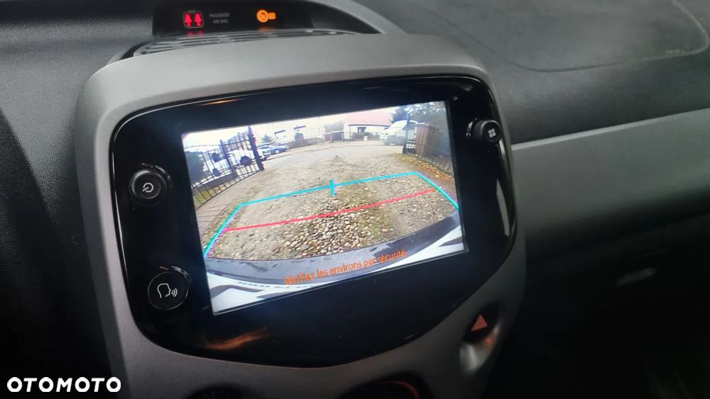 Toyota Aygo x-JBL - 14