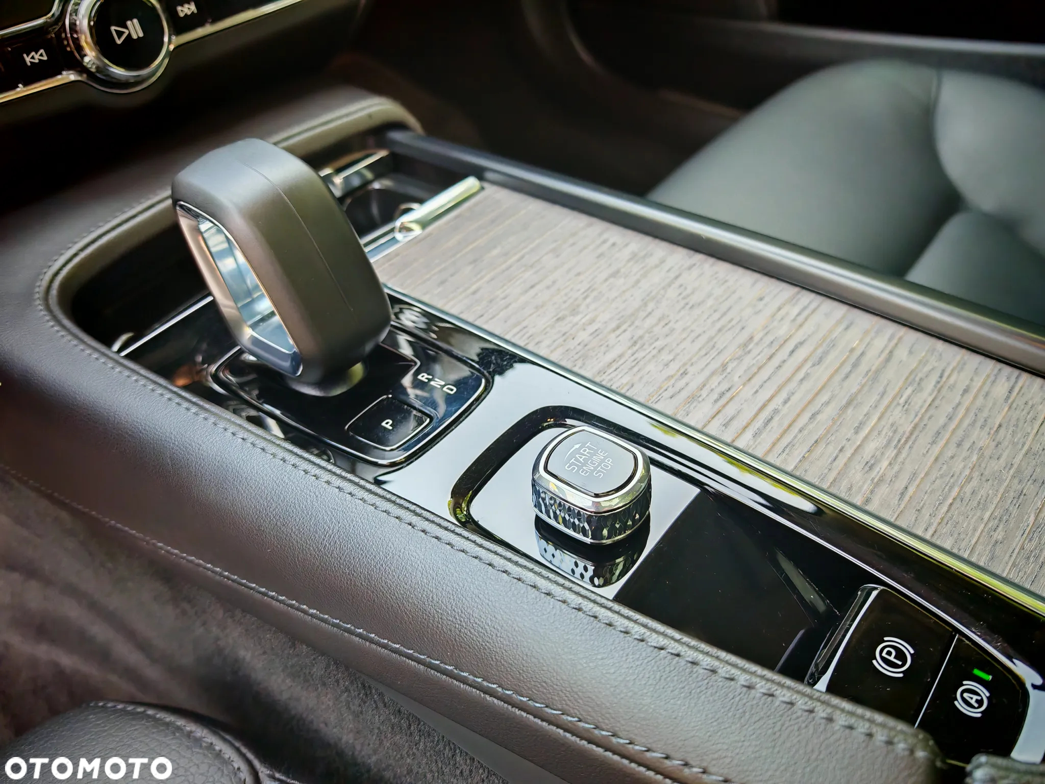 Volvo S90 T6 AWD Geartronic Momentum Pro - 17