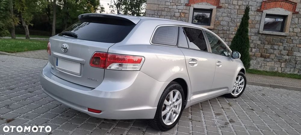 Toyota Avensis 1.8 Edition - 9