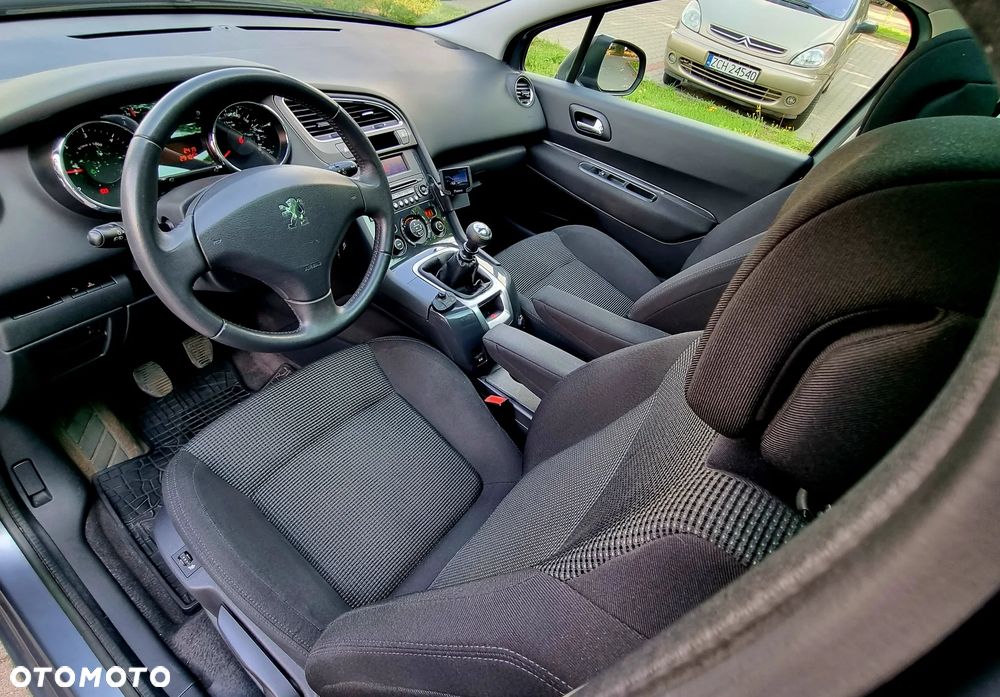 Peugeot 5008 2.0 HDi Family 7os - 9