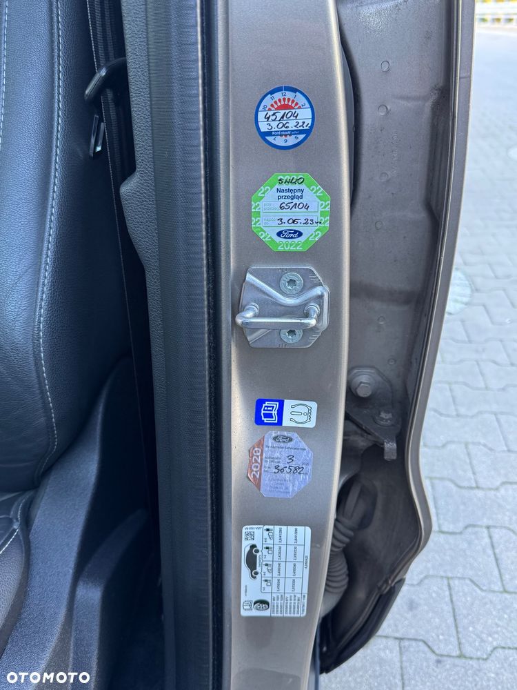 Ford Kuga 1.5 EcoBoost 2x4 Titanium - 5