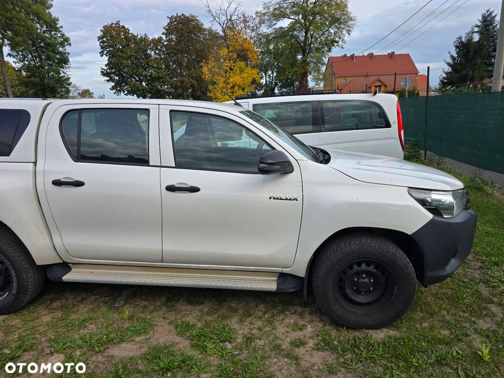 Toyota Hilux - 4