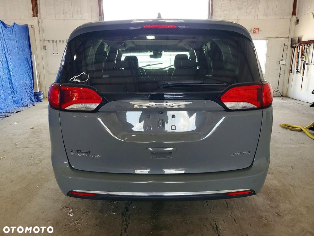 Chrysler Pacifica - 6