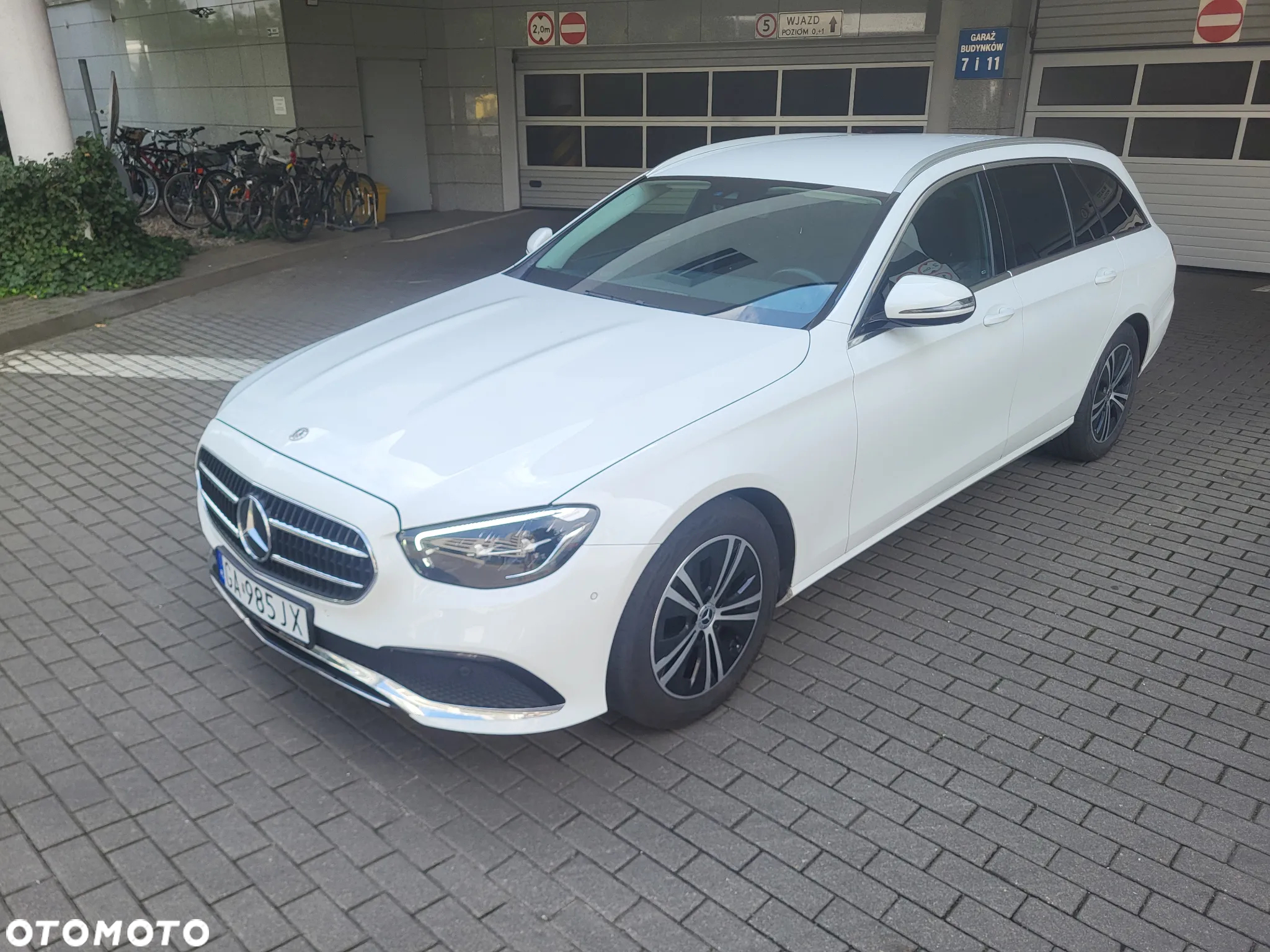 Mercedes-Benz Klasa E 220 d T 9G-TRONIC Avantgarde - 2