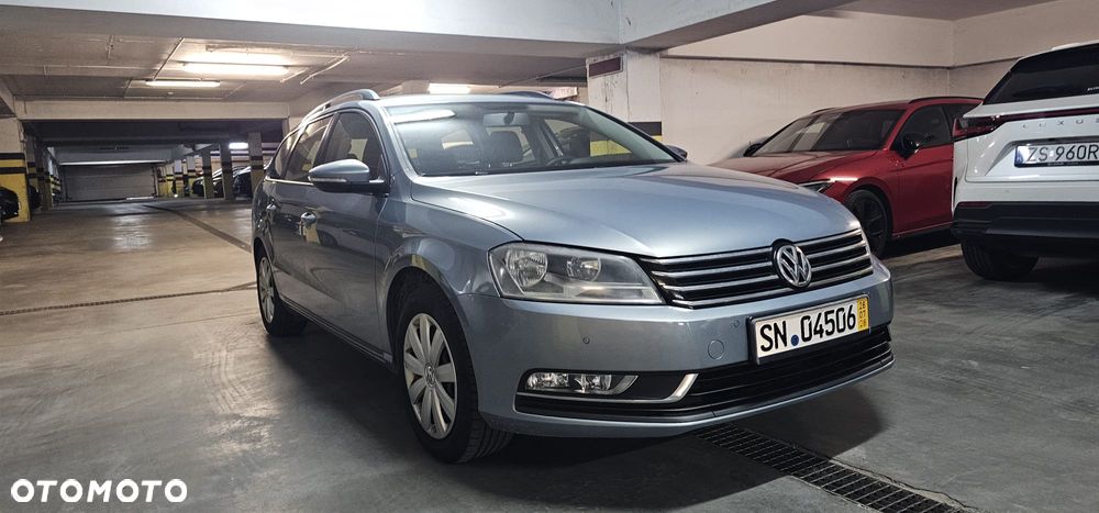 Volkswagen Passat - 1