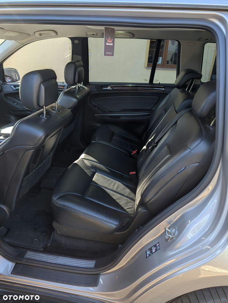Mercedes-Benz GL - 11
