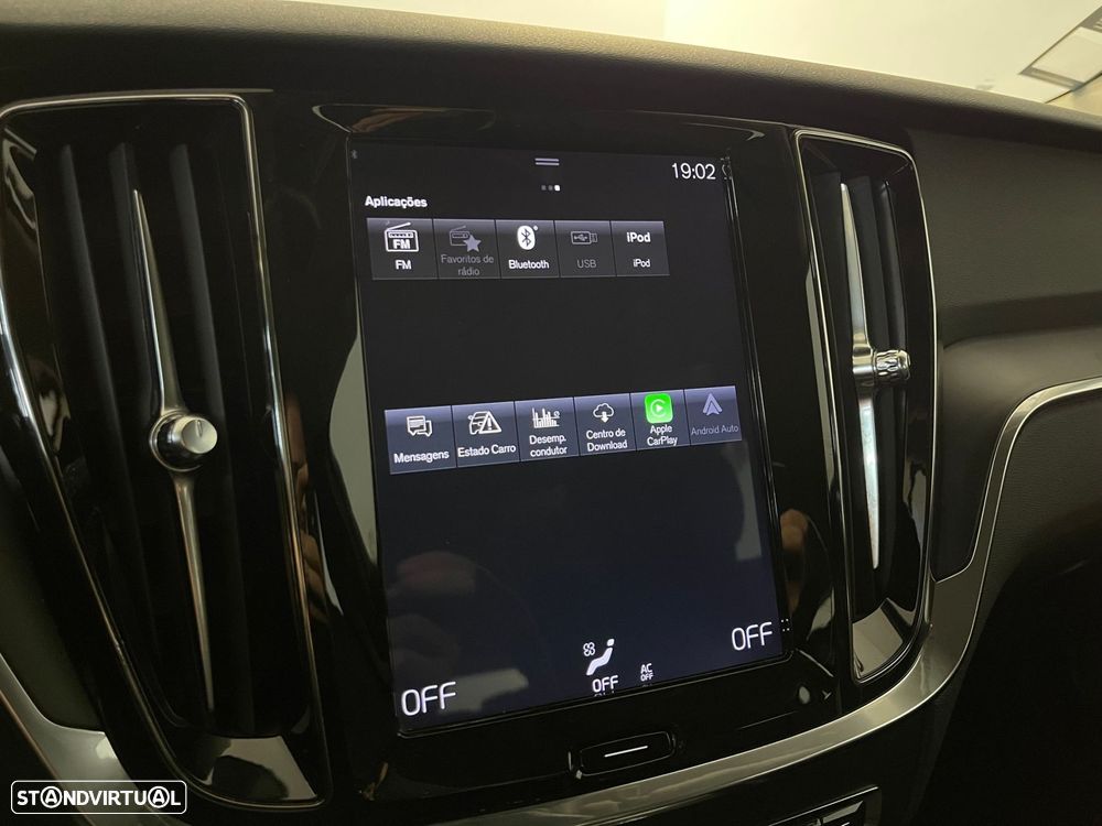 Volvo V60 2.0 D3 Momentum Geartronic - 23