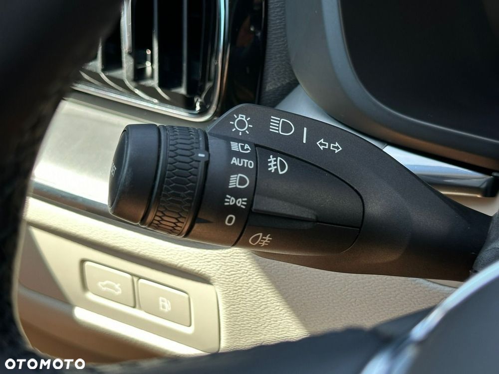 Volvo XC 60 - 25