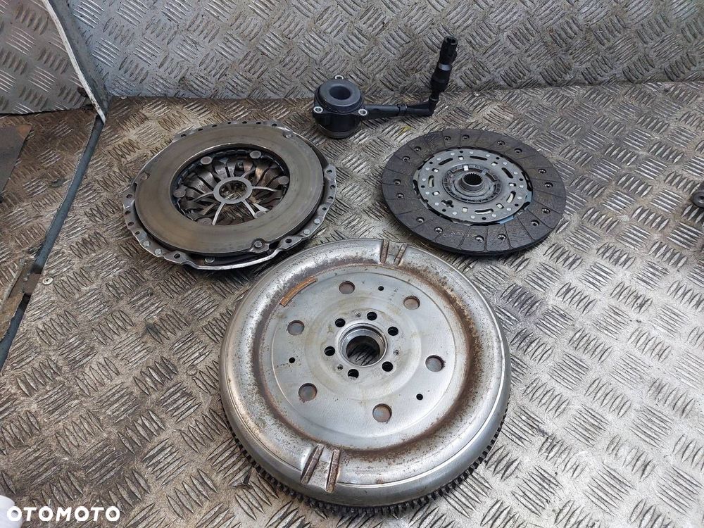 KOŁO DWUMASOWE + TARCZA DOCISK ŁOŻYSKO SKODA OCTAVIA III 2.0 TDI 415043110 - 7