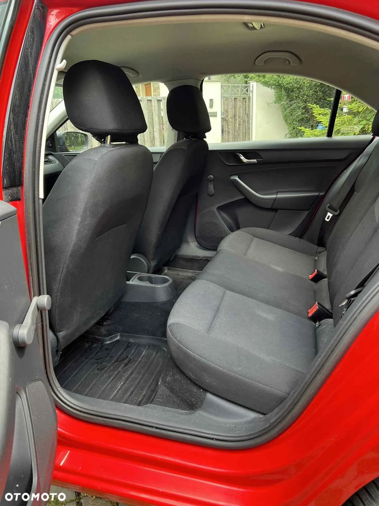 Skoda RAPID - 8