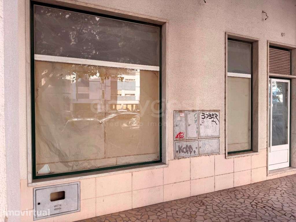 Loja em Setúbal, localizada em uma área privilegiada - Grande imagem: 2/9