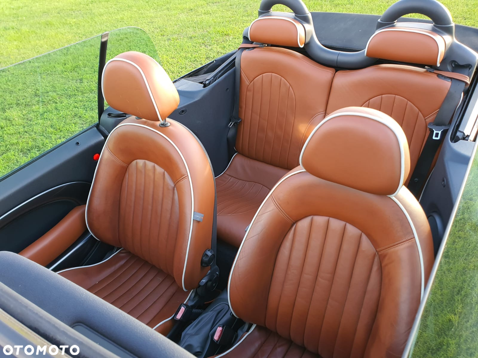 MINI Cooper Cabrio Sidewalk - 13