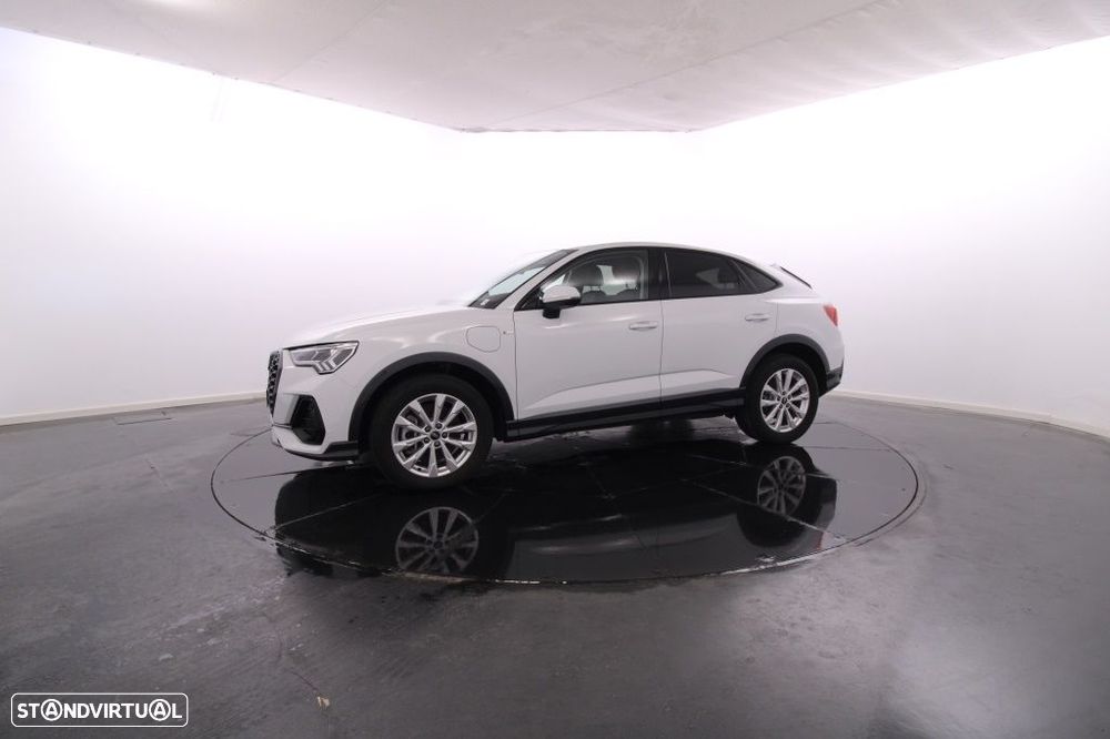 Audi Q3 Sportback 45 TFSIe S line S tronic - 2