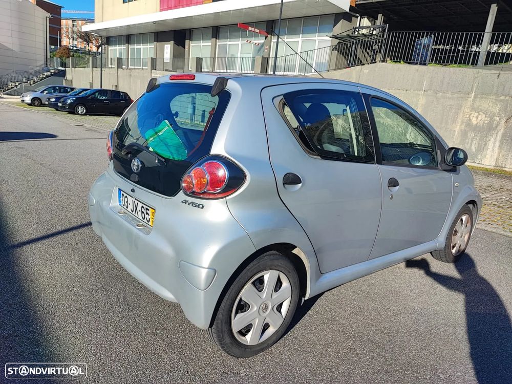 Toyota Aygo 1.0 Plus - 11