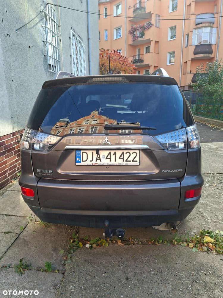 Mitsubishi Outlander - 10